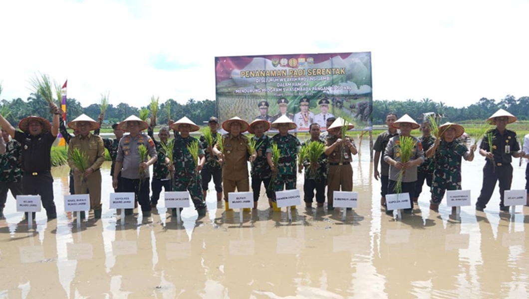 Danrem 042/Gapu Dukung Penuh Penanaman Padi Serentak di Jambi untuk Memperkuat Swasembada Pangan Nasional