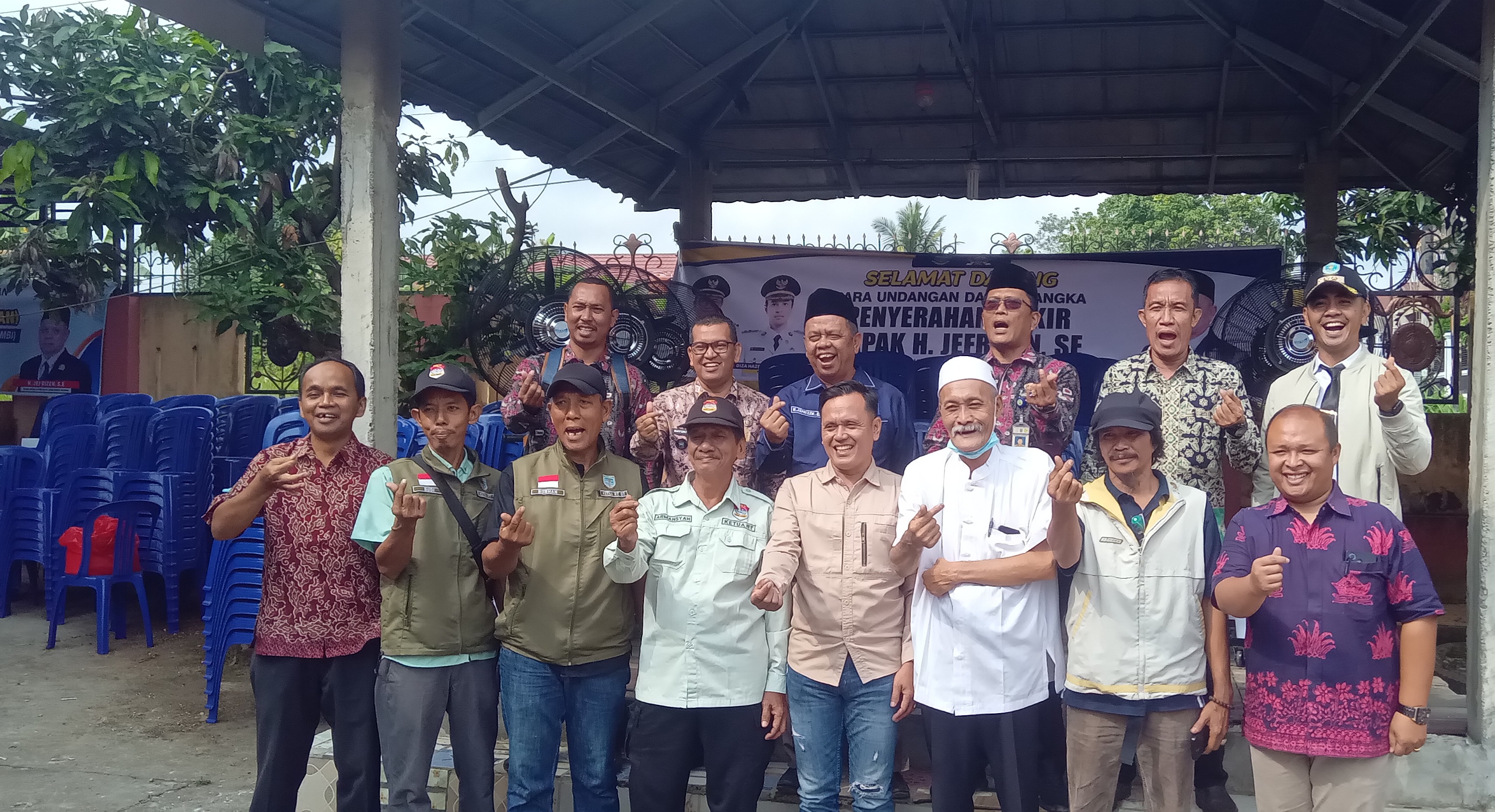 Bermanfaat Untuk Masyarakat, Waka DPRD Kota Jambi Serahkan Bantuan Pokir