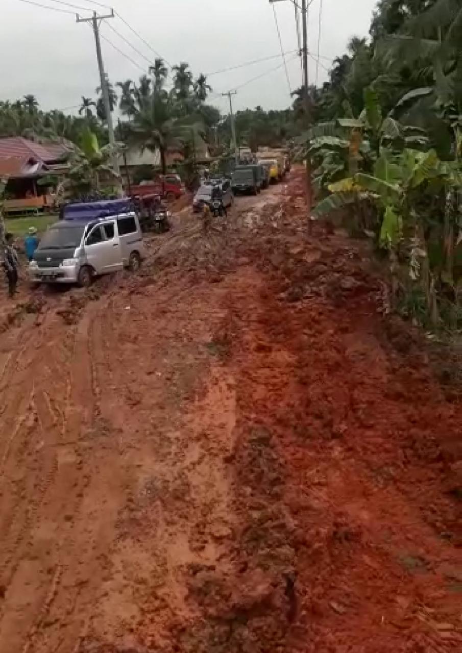 Sering Diguyur Hujan, Ruas Jalan Provinsi dan Kabupaten di Tanjab Timur Rusak Parah 