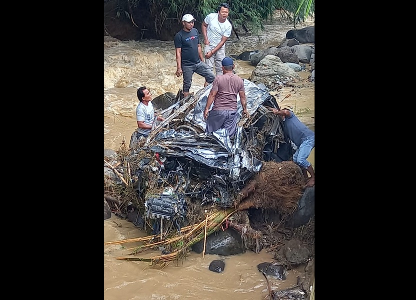 Hujan Lebat di Kerinci, Debit Sungai Bungak Naik, 1 Mobil Terbawa Longsor dan Hanyut di Sungai