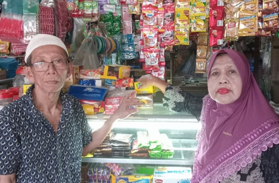 Inspiratif! Belasan Tahun Menabung, Pasutri Penjual Sembako Akhirnya Naik Haji