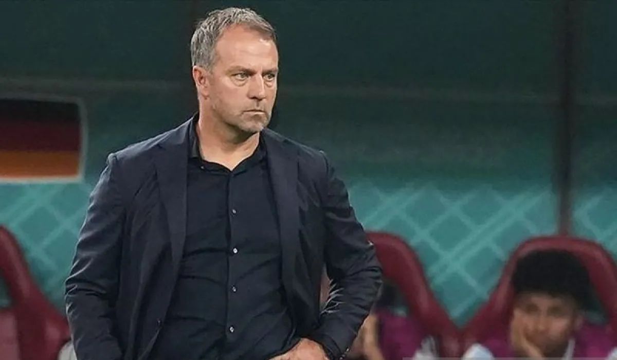 Hansi Flick Bantah Isu Tekanan dari Deco, Tegaskan Tak Ada Perpecahan di Barcelona