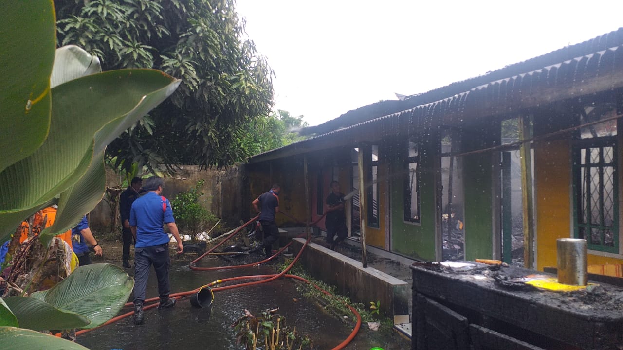 Kos-kosan 5 Pintu di Muara Bulian Kebakaran, 1 Penghuni Berhasil Selamat