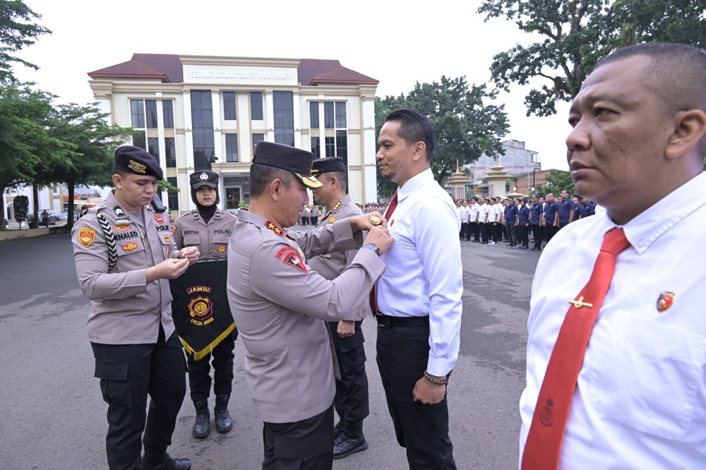 19 Personel Terima Penghargaan dari Kapolda Jambi