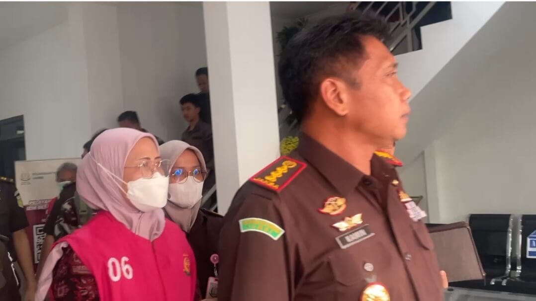 Kadisperindag Kota Jambi Ditahan Kejari Jambi 