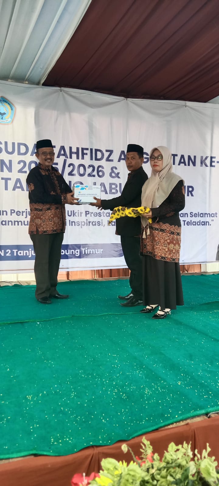 Semarak Perpisahan MAN 2 Tanjabtim, Sekaligus Purna Bakti Kepala Sekolah 