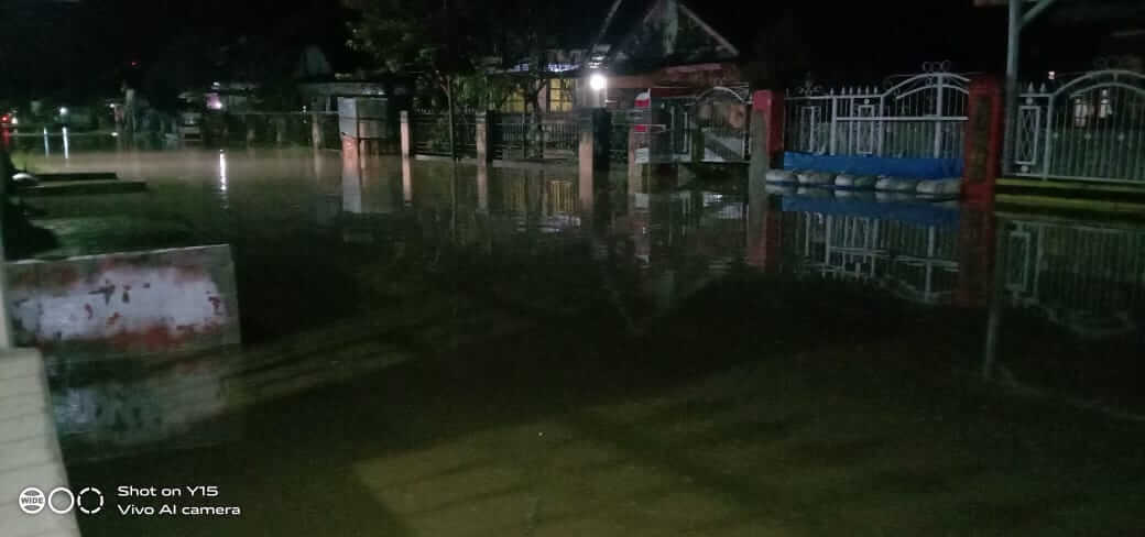 Banjir Kembali Landa Kerinci, Kantor Camat Depati Tujuh Digenangi Air Banjir