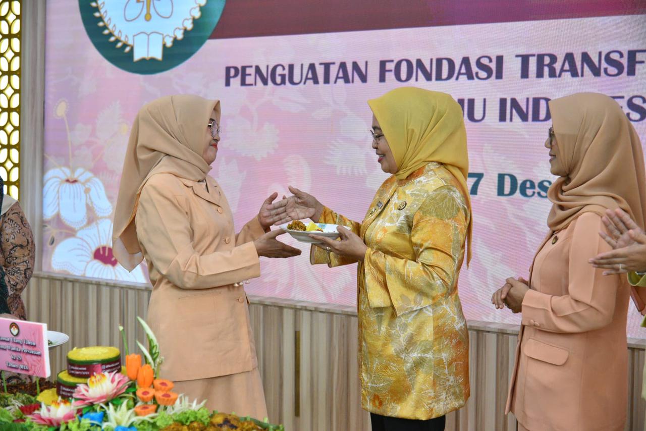 Peringatan HUT Ke-25 Dharma Wanita Persatuan Tingkat Kota Jambi Berlangsung Sukses dan Meriah