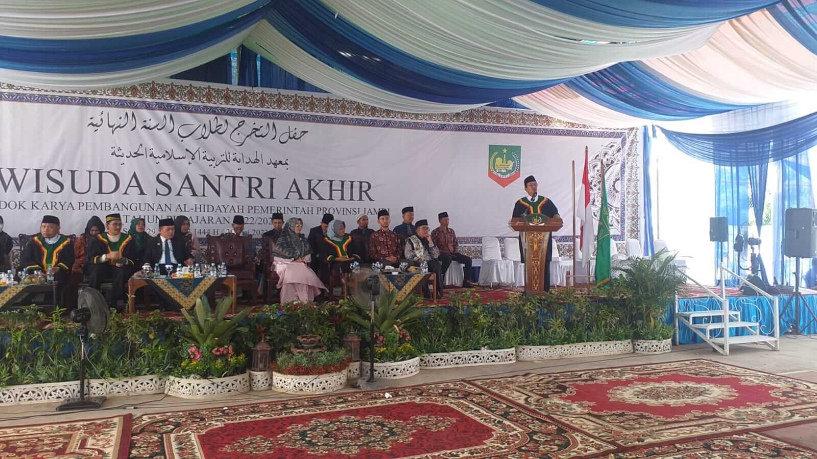 181 Santri Pondok Karya Pembangunan Al Hidayah Diwisuda 