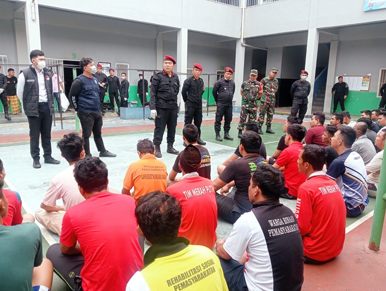 Gawat Nih! Sejumlah Barang Terlarang Ditemukan di Kamar Tahanan Lapas Narkotika Kelas IIB Muara Sabak 