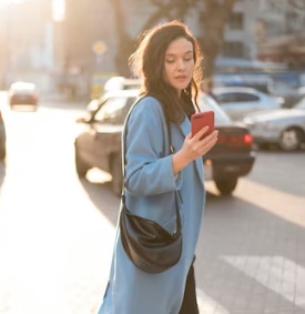 5 Zodiak Perempuan yang Suka Menghakimi Orang Lain Tanpa Alasan Jelas