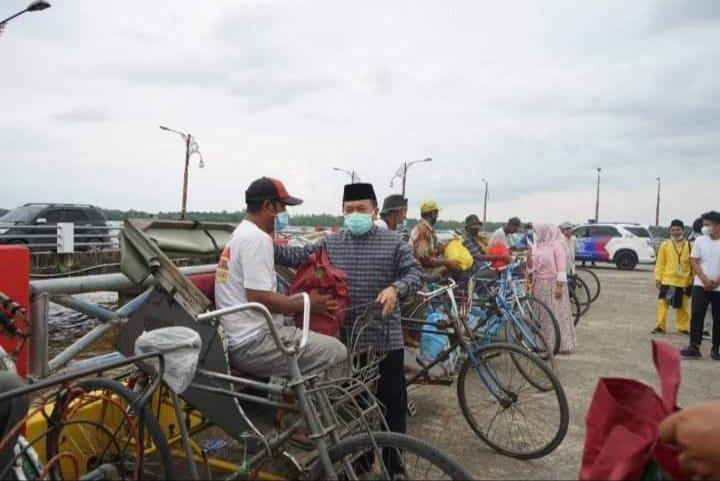 Tukang Becak di Kualatungkal Bakal Terima Bansos Uang Tunai, Ini Syaratnya