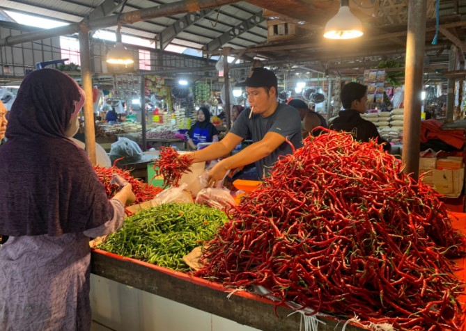 Jelang Nataru, Segini Harga Cabai di Pasar Angso Duo Kota Jambi