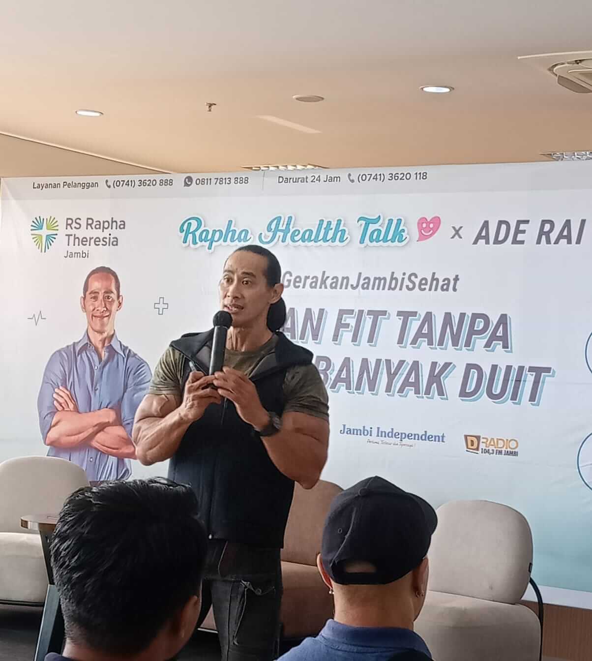 Talk Show Kesehatan, RS Rapha Theresia Menghadirkan Binaragawan Ade Rai