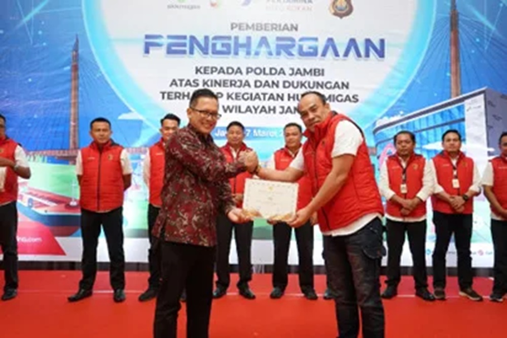 PHR Zona 1 Field Jambi Merang Memberikan Pengahargaan Kepada Ditreskrimum Polda Jambi