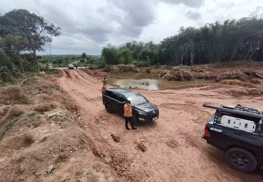 Tambang Liar Digerebek! 7 Orang Diciduk, 5 Alat Berat Disita