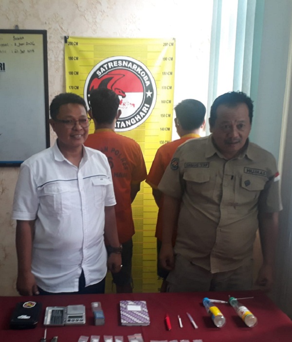 Gerebek Bandar Sabu di Desa Aro, Tim Kuda Hitam Polres Batanghari Ringkus Dua Pengedar