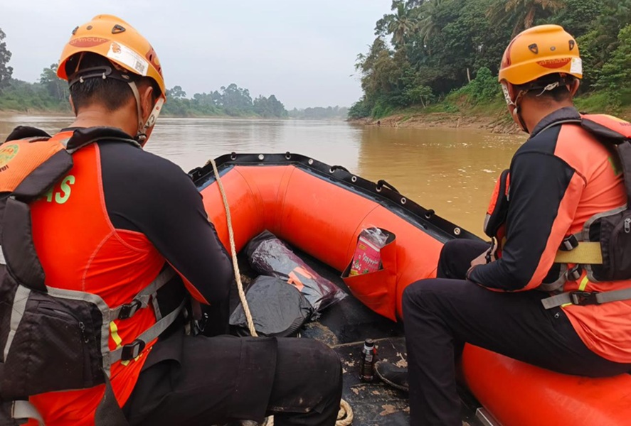 Heboh! Warga Batang Hari Tenggelam Saat Cari Kerikil di Sungai, Tim SAR Lakukan Pencarian