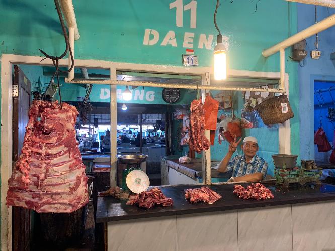 Jelang Natal dan Tahun Baru, Harga Daging Sapi di Pasar Angso Duo Kota Jambi Stabil