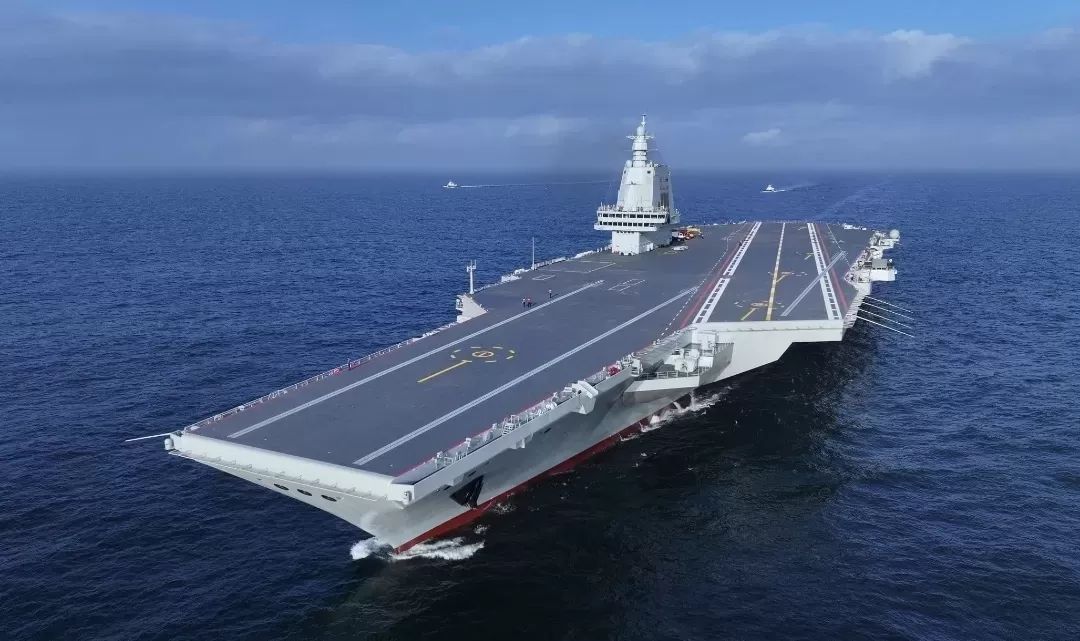China Resmikan Kapal Induk Fujian, Siap Saingi Armada Laut Amerika Serikat