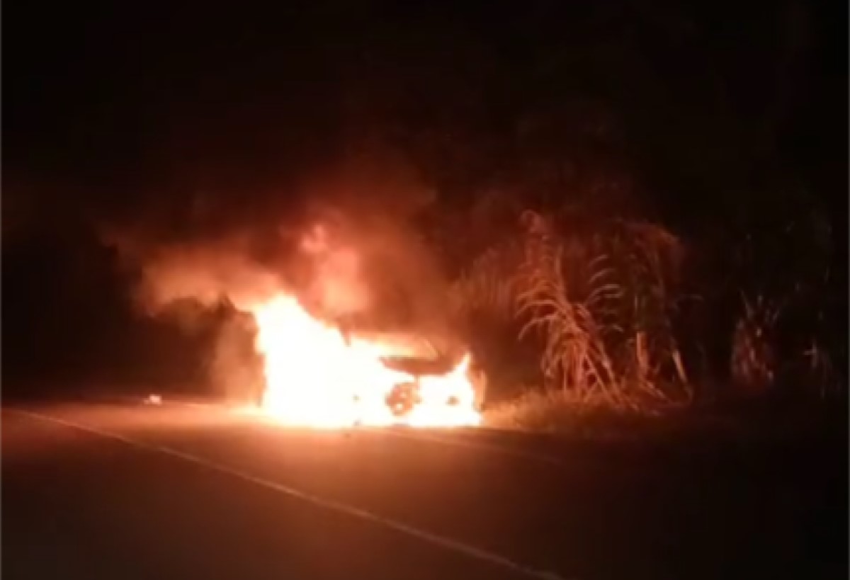 Toyota Calya Terbakar di Tanjab Barat, Sopir Alami Luka Bakar