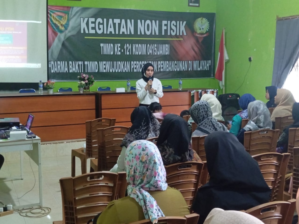 TMMD ke-121 Kodim 0415/Jambi, Warga Suka Maju Dapat Pengetahuan Tentang Penyakit Menular