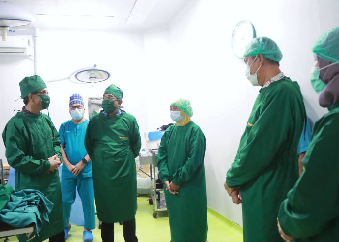 20 Warga Ikuti Operasi Katarak Gratis