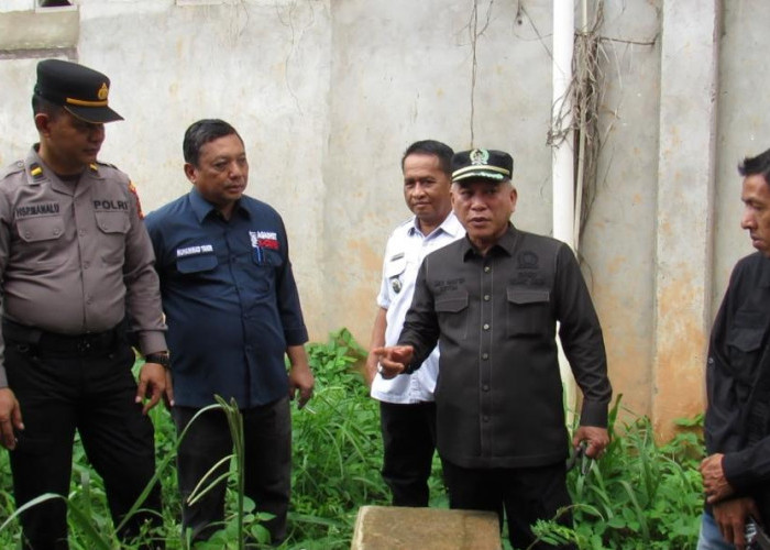  Ketua DPRD Muaro Jambi Sidak di Mestong, Soroti Drainase dan Aliran Sungai di Kawasan Usaha