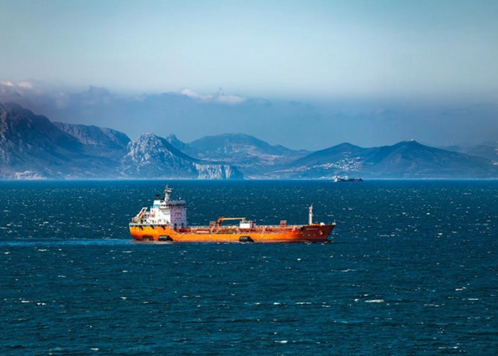 Drama Selat Hormuz! Dua Kapal Tanker China Lewat, Kapal Indonesia Belum Bergerak