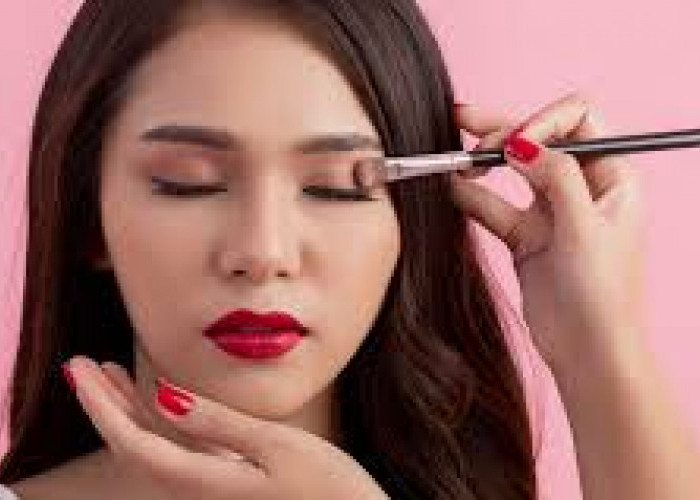 Gak Asal Poles, Ini Tips Memilih Base Make Up yang Cocok Untuk Kulit Wajah Anda