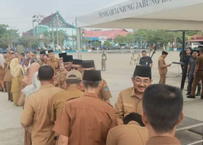 Pasca Cuti Lebaran, Bupati Tanjabbar Pimpin Silaturahmi dan Apel Gabungan