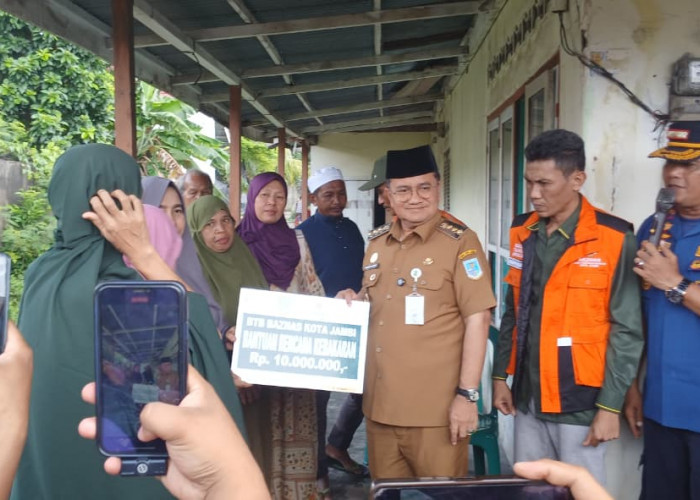 Maulana Pastikan Korban Dapat Bantuan, Buntut Kebakaran di Kelurahan Thehok