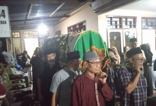 Jenazah Nurul Fahmy Dimakamkan di TPU Talang Sari