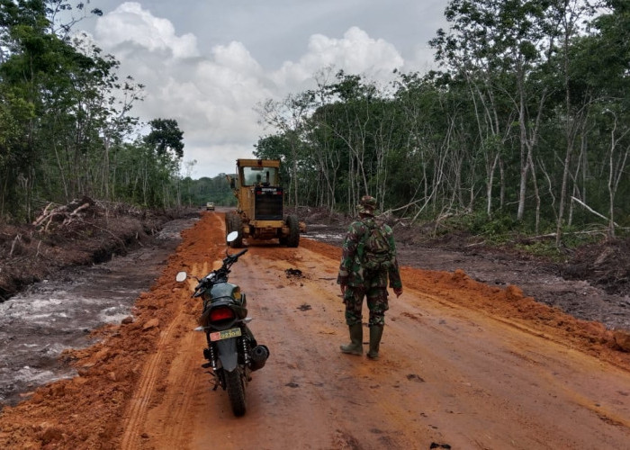 Pembukaan Jalan TMMD ke-121 Kodim 0415/Jambi Masuk Tahap Penimbunan Tanah