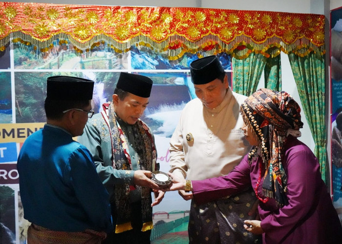Gubernur Al Haris Resmi Membuka Festival Batanghari, Mendorong Ekonomi dan Mengangkat Budaya Jambi