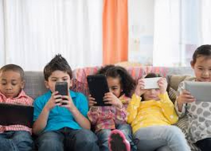 Orang Tua Wajib Tahu, Tips Atasi Anak Kecanduan Handphone, Cek dan Kontrol Penggunaan Gadget