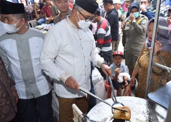 Wali Kota Jambi Syarif Fasha Buka Pasar Beduk Ramadan Pemkot Jambi