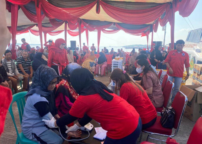 Warga Merasa Terbantu Pengobatan Gratis Kapal Laksamana Malahayati di Kualatungkal