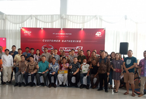 Gelar Costumer Gathering, Hino Perkenalkan Line Up Euro4 di Jambi 