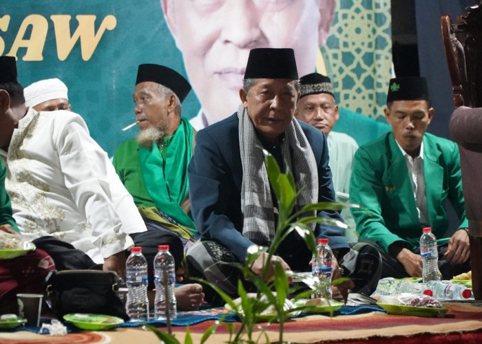 Wakil Gubernur Jambi Abdullah Sani Beri Tausiah di Tanjab Barat, Sampaikan Manfaat Sholawat Nabi 