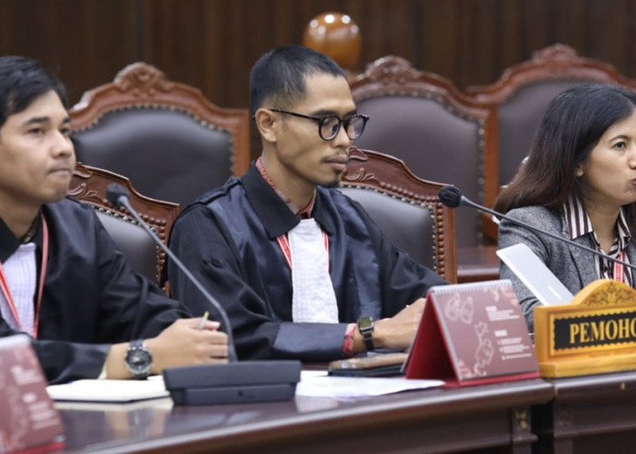 MK Gelar Sidang Uji Materiil Masa Jabatan Anggota Dewan