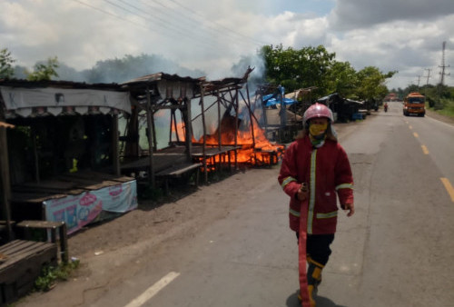 4 Lapak Warga di Kasangjaya Ludes Terbakar