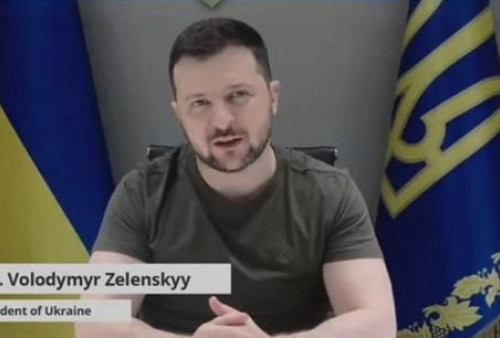 Volodymyr Zelenskyy Pecat 60 Pejabat, Ukraina Mulai Pecah
