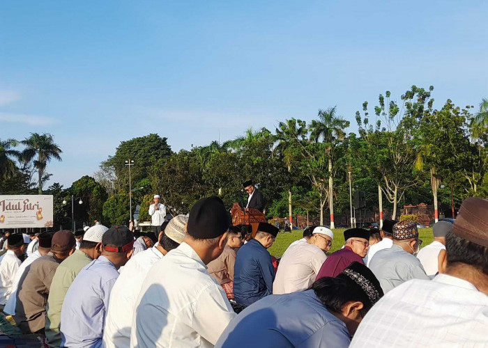 Lebaran Idul Fitri Hari Ini, Masyarakat Muhammadiyah Salat Ied di Lapangan Kantor Gubernur Jambi