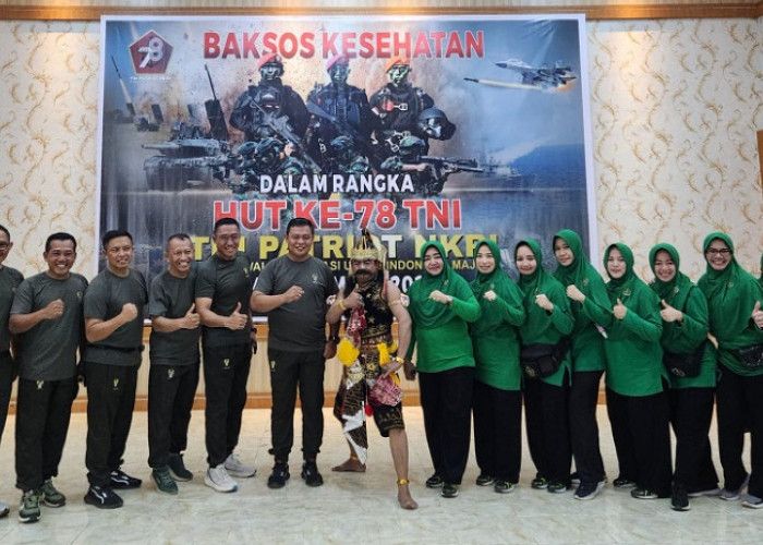 Gatot Kaca Berkunjung ke Korem 042/Gapu: Memeriahkan HUT TNI Ke-78 dengan Sinergi dan Bakti Sosial
