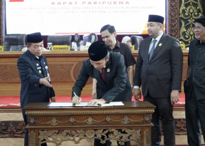 DPRD Provinsi Sahkan APBDP Provinsi Jambi 2023 Sebesar Rp 5,3 Triliun