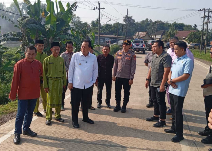 Bupati Muaro Jambi Tinjau Jalan Baru Simpang Tebat Patah, Pastikan Infrastruktur Dukung Mobilitas Warga