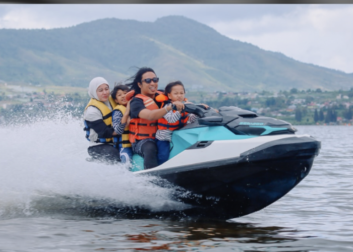 Main Jetski di Danau Alahan Panjang Jadi Favorit Wisatawan, Segini Tarif Sewanya