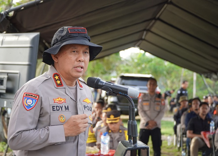 Dukung Ketahanan Pangan Nasional, Kakorbinmas Baharkam Polri Semai Padi di Kulonprogo