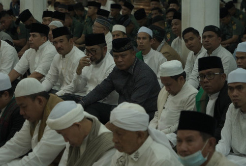 Danrem 042/Gapu dan Forkopimda Ikuti Istighosah dan Zikir Bersama di Masjid Al-Falah